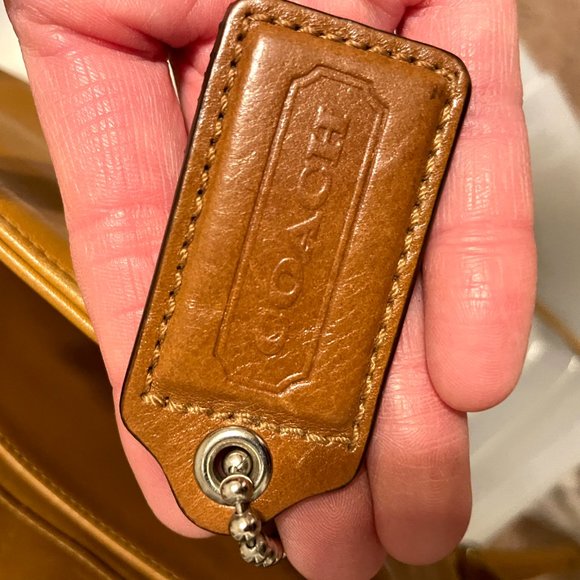 Vintage Coach Camel Leather Shoulder Bag - Picture 4 of 7